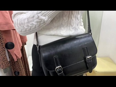❤️ Masturbasi publik dari jalang muda FeralBerry dengan dildo di kamar pas ️ Porn keras pada kami id.pornpictureshq.ru ❤